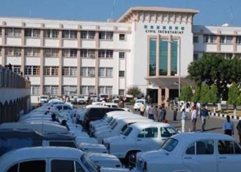 ‘Drunken’ Babu creates nuisance at Civil Secretariat during duty hours