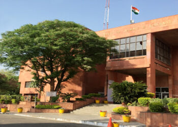 With ‘Yeh Hamare Ghar Ka Masla Hai, Isme Apko Mudakhalat Karne Ki Zaroorat Nahi Hai’ Attitude, Presidium Brings Minimum 30-Year Experience Salvo For JKHCBA Polls