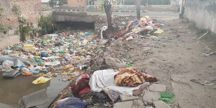 Dear Jammu! Govt Has Other Important Things To Do, Please Do Not Throw ‘Discarded Clothes, Items Of Covid Deceased’ In Open